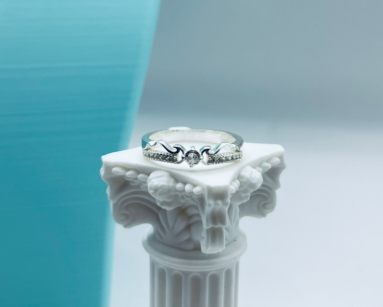 Anillo océano circón