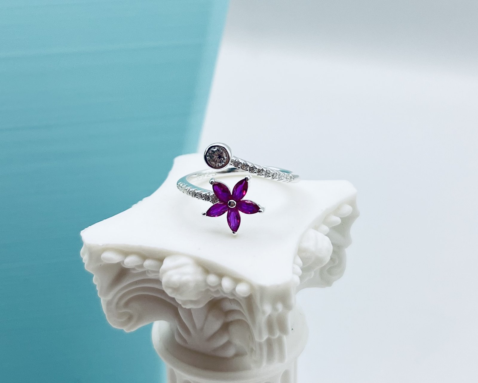 Anillo Ajustable Flor Circones Rosados