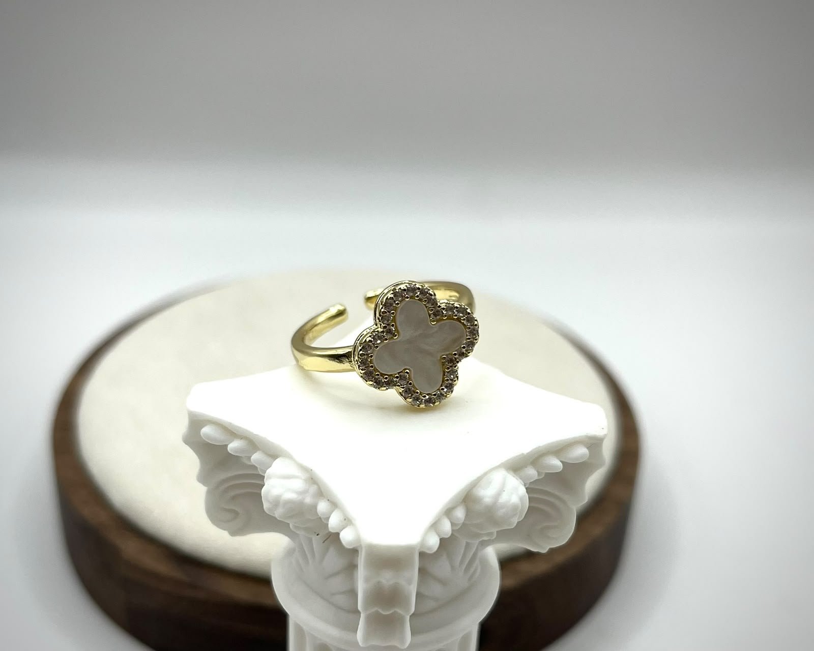 Anillo Trebol Esmaltado Blanco