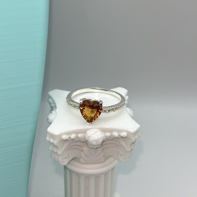 Anillo Corazón Con Cristal Amarillo