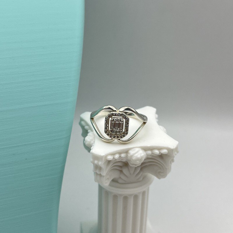 Anillo Mitad Corazón Con Circones