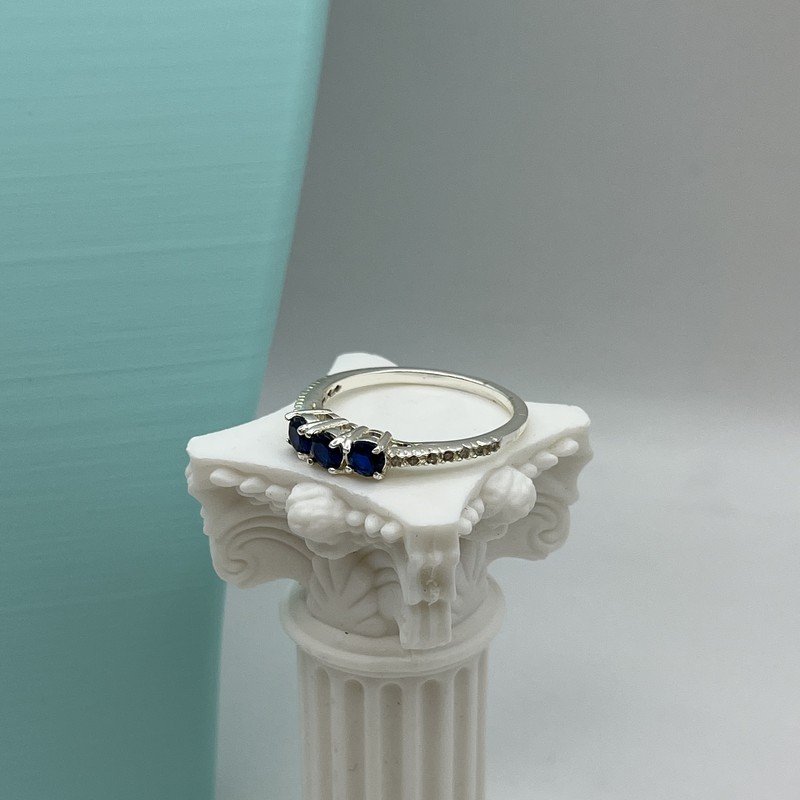 Anillo Zafiro Con Tres Cristales Azul