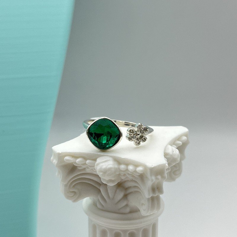Anillo Gema Con Cristal Verde