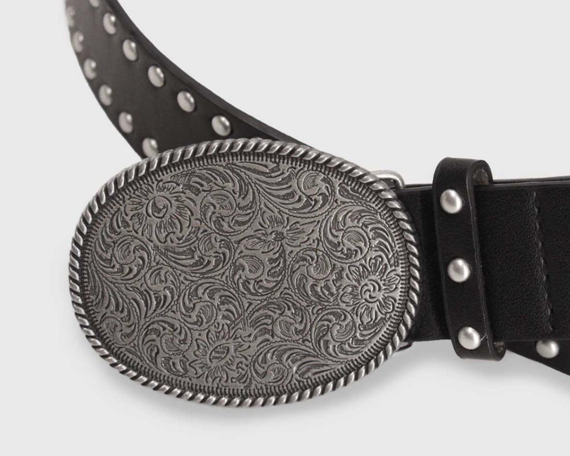Imagen adicional 1 de Cinturón Boho hebilla Grabada con tachas - Negro plateado