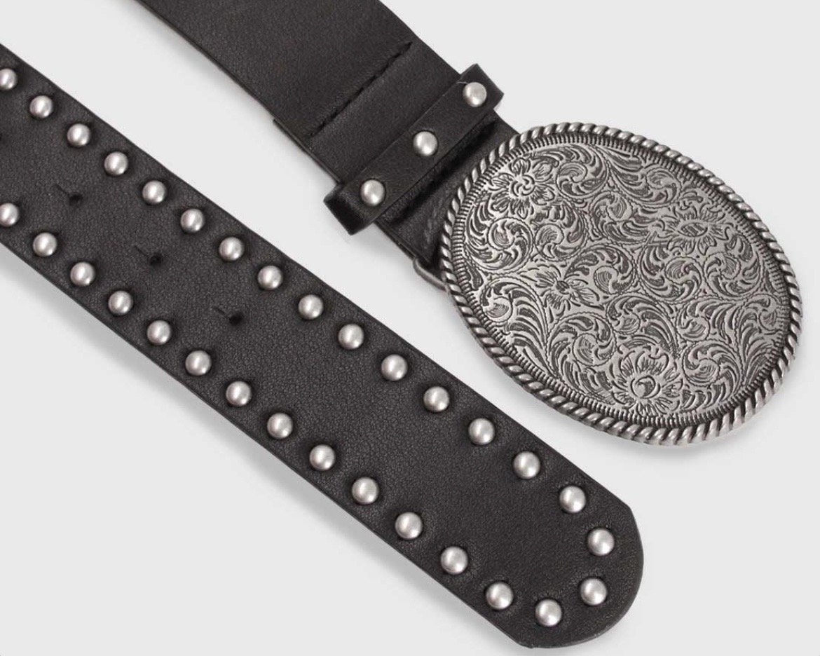Imagen adicional 2 de Cinturón Boho hebilla Grabada con tachas - Negro plateado