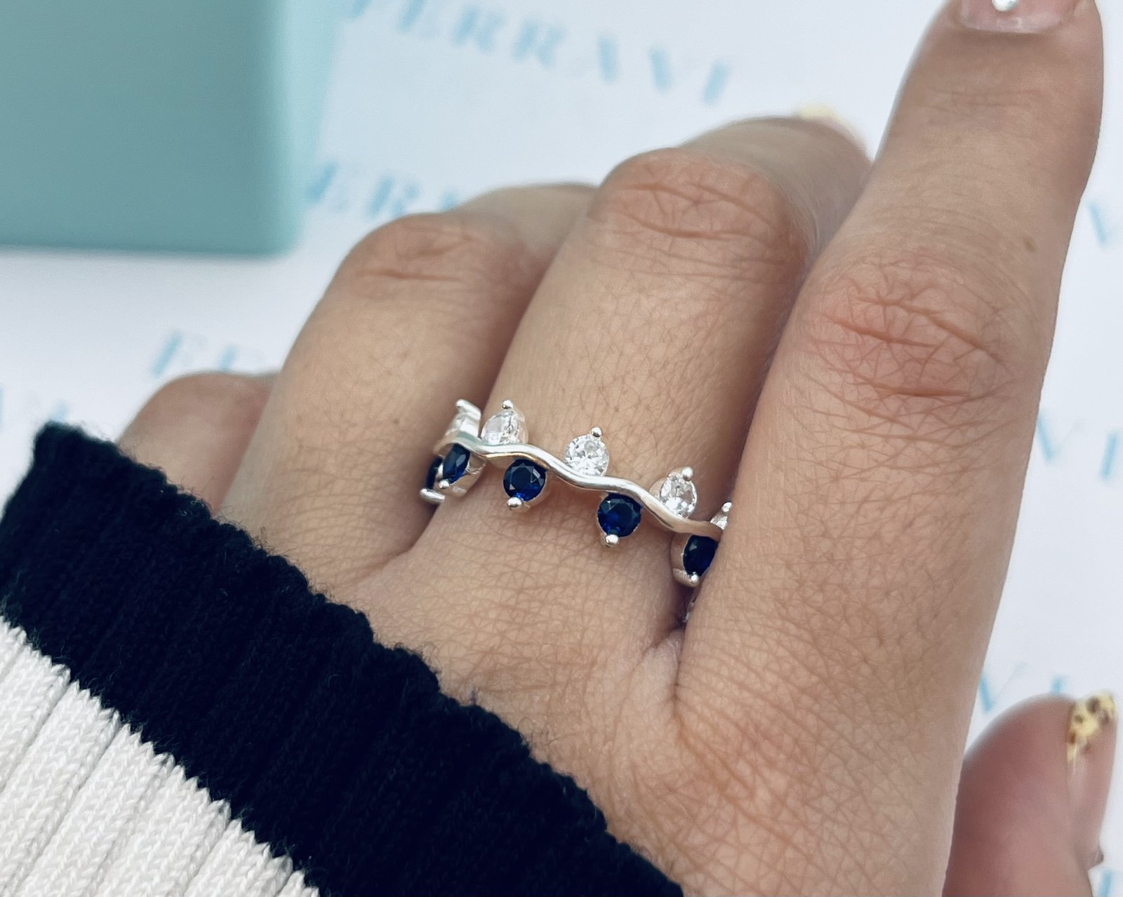Imagen adicional 1 de Anillo Berlin Cristal Azul-Blanco
