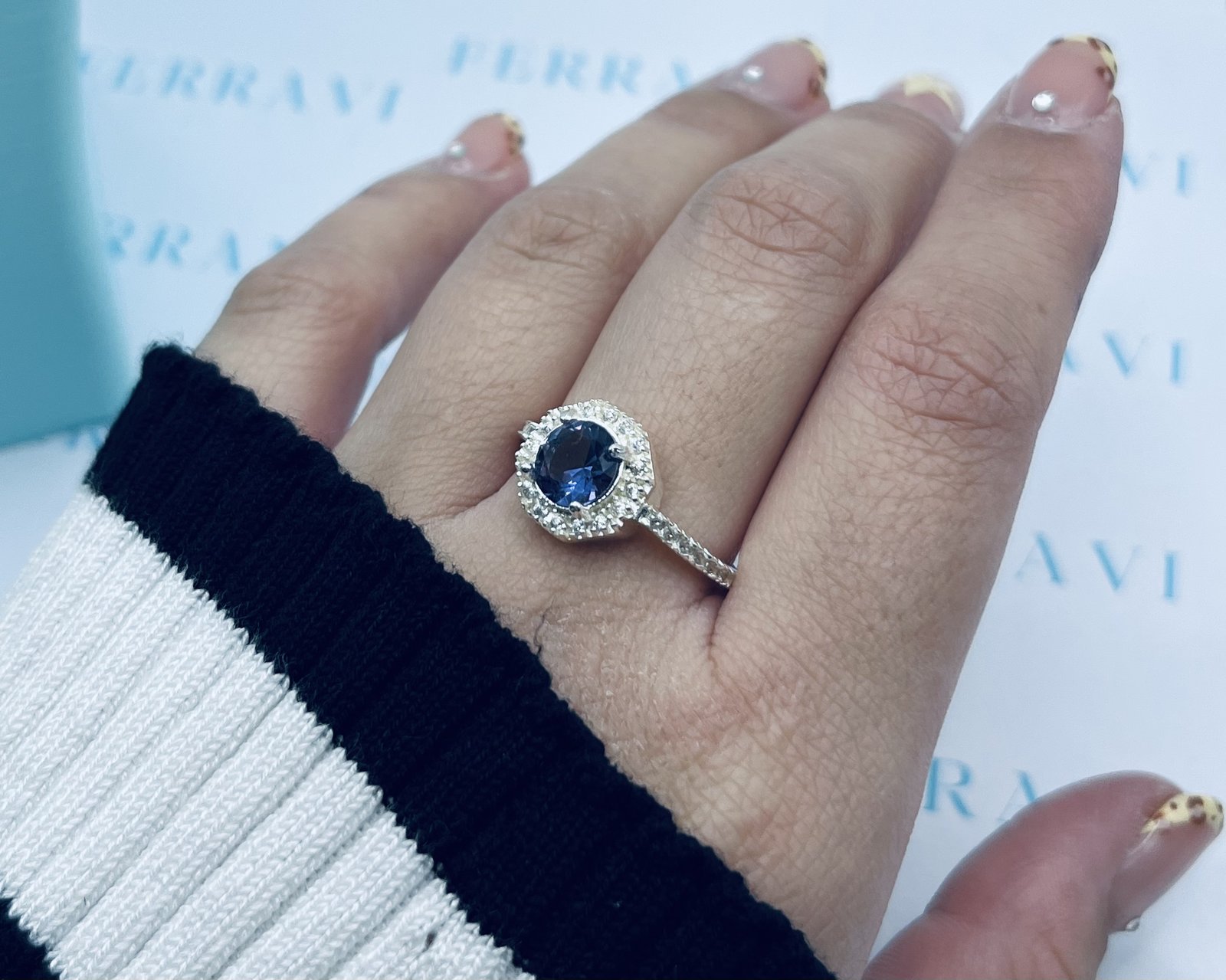 Imagen adicional 1 de Anillo Atenea Circón Morado